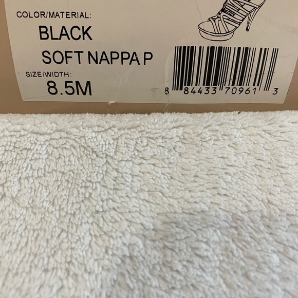 NWT BCBGeneration black heels - Picture 7 of 7